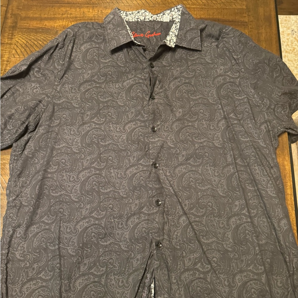 Men’s Robert Graham short sleeve shirt